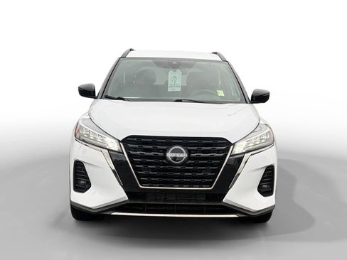 Used 2024 Nissan Kicks SR image 8