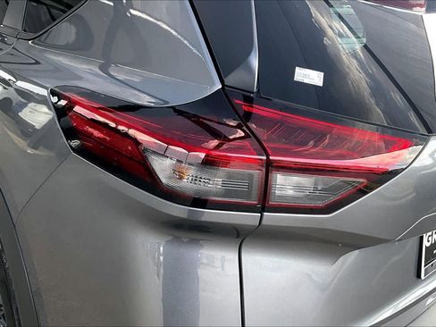 Certified 2023 Nissan Rogue S FWD image 28