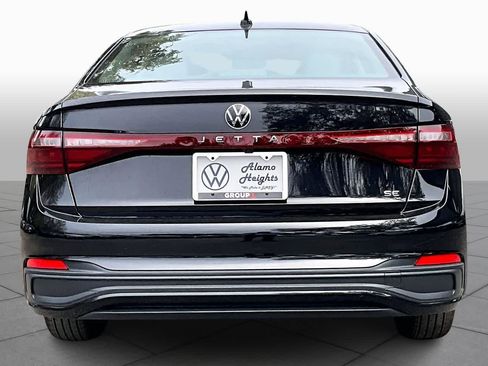 New 2026 Volkswagen Jetta SE FWD image 4