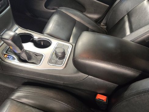 Used 2022 Jeep Grand Cherokee Limited image 26