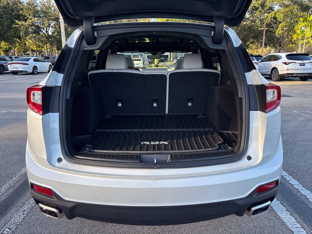 Used 2025 Acura RDX SH-AWD image 27