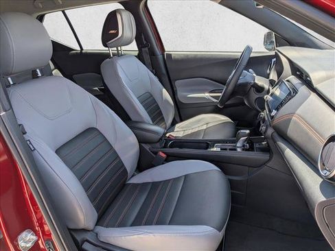 Used 2023 Nissan Kicks SR w/ SR Premium Package FWD image 20