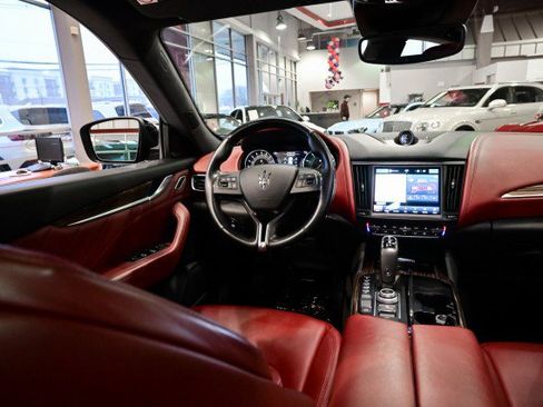 Used 2022 Maserati Levante Modena image 32