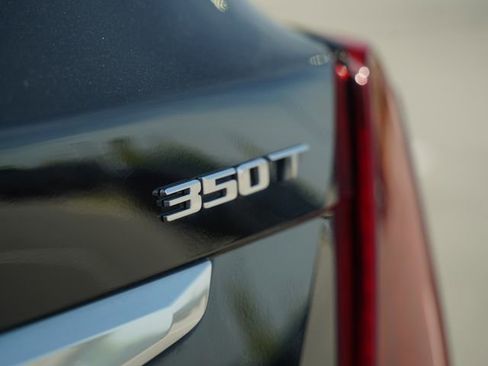 Used 2022 Cadillac XT5 Premium Luxury w/ LPO, Floor Liner Package AWD/4WD image 41