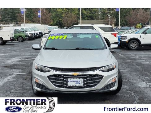 Used 2022 Chevrolet Malibu LT image 3