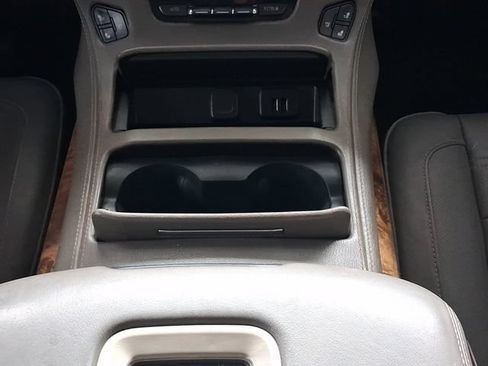 Used 2015 GMC Yukon Denali w/ Premium Package AWD/4WD image 6
