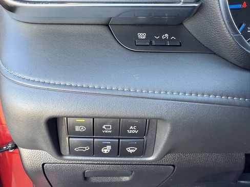 Used 2020 Toyota Highlander Limited image 28