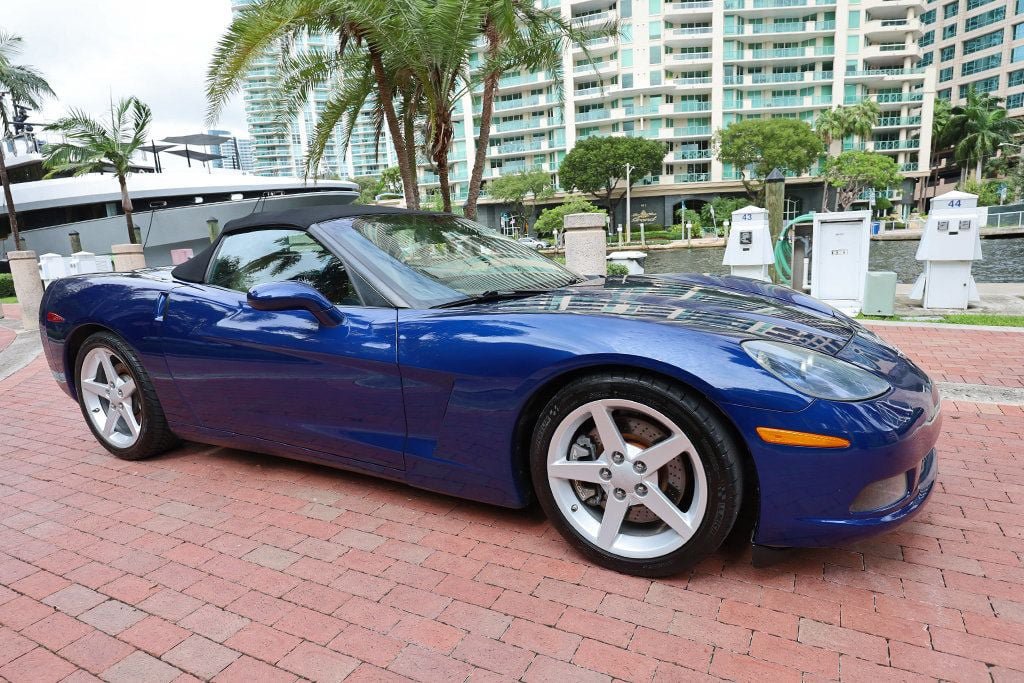 Used 2005 Chevrolet Corvette Convertible w/ Preferred Equipment Group RWD image 17