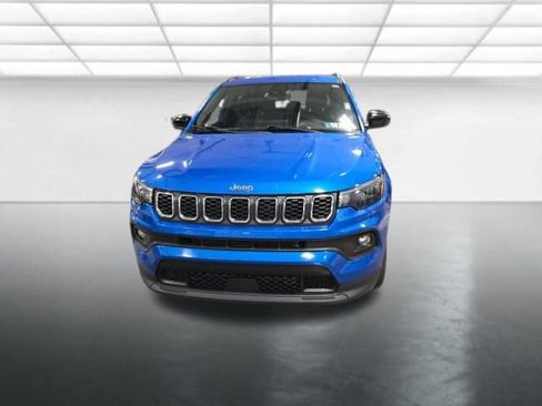Used 2024 Jeep Compass Latitude AWD/4WD image 9