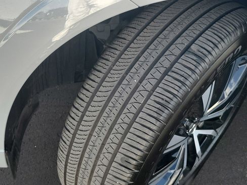 Used 2025 Volvo XC60 B5 Plus image 3