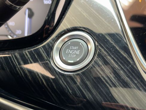 Certified 2025 Cadillac XT6 Premium Luxury image 27