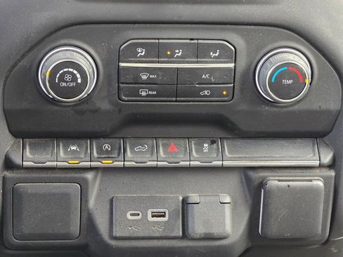 Certified 2023 Chevrolet Silverado 1500 Custom image 17