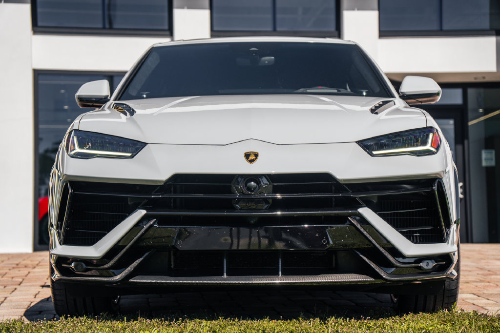 Used 2024 Lamborghini Urus Performante AWD/4WD image 8