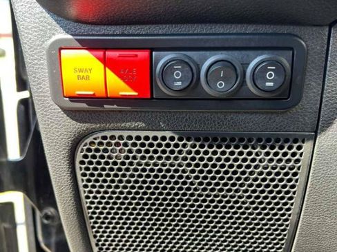Used 2015 Jeep Wrangler Unlimited Rubicon AWD/4WD image 11