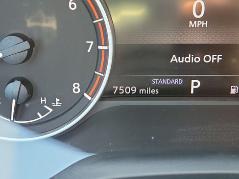 Certified 2025 Nissan Rogue SV FWD image 26