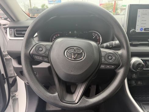 Used 2025 Toyota RAV4 XLE AWD/4WD image 17