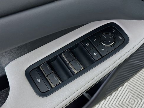 Used 2025 Lexus RX 350h w/ Convenience Package AWD/4WD image 18