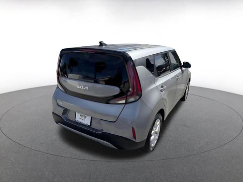 Used 2025 Kia Soul LX w/ LX Technology Package image 15