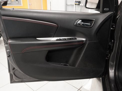 Used 2019 Dodge Journey GT image 17