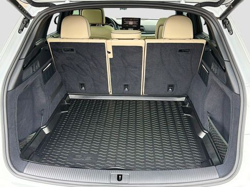 Used 2025 Audi Q5 2.0T Premium Plus image 12