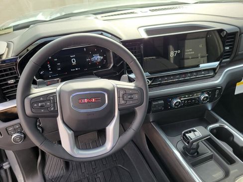 New 2026 GMC Sierra 1500 SLT image 15