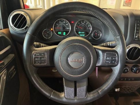 Used 2016 Jeep Wrangler Unlimited Sahara w/ Max Tow Package AWD/4WD image 24