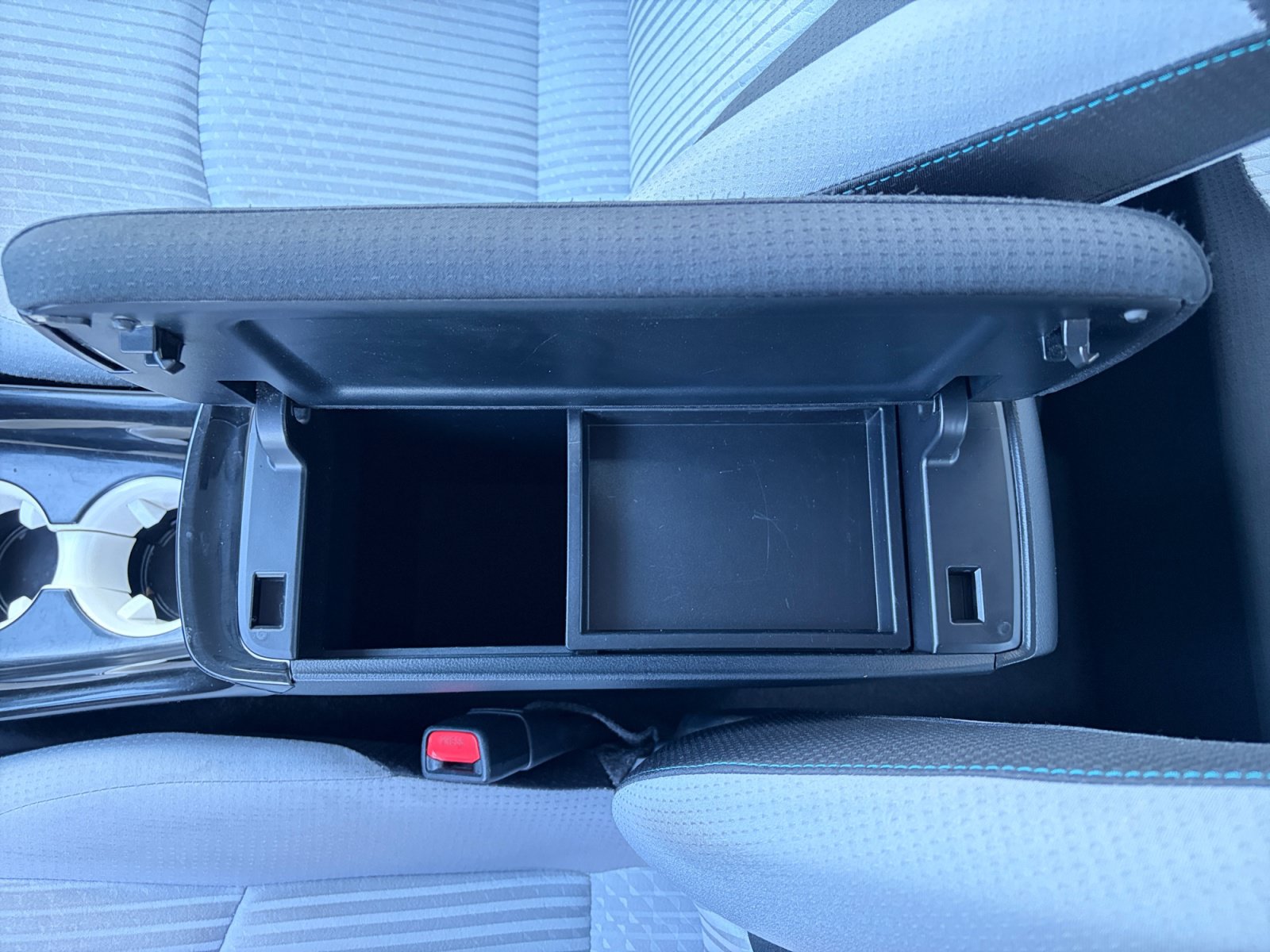 Used 2016 Toyota Prius Three FWD image 15