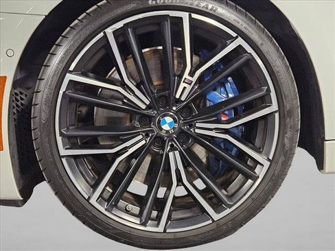 Used 2021 BMW M550i xDrive w/ Executive Package AWD/4WD image 24