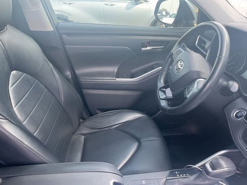 Used 2020 Toyota Highlander XLE image 14