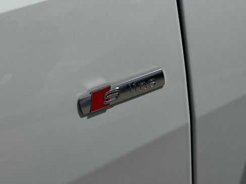 Used 2025 Audi Q8 Premium Plus image 21