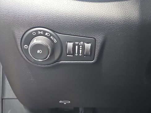 New 2026 Jeep Compass Latitude image 26