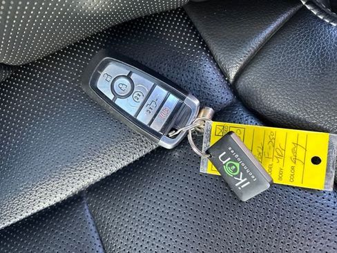 Used 2021 Ford F250 Lariat image 32