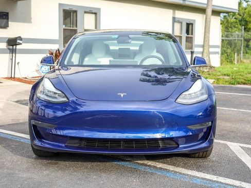 Used 2020 Tesla Model 3 Standard Range Plus RWD image 2