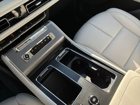 New 2026 Lincoln Aviator 2WD image 28