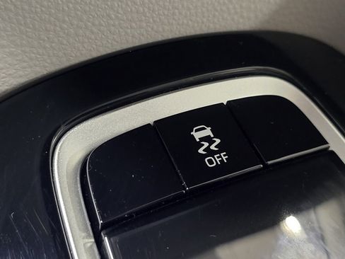 Used 2023 Toyota Corolla LE image 27