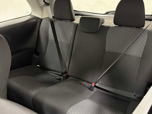 Used 2015 Toyota Yaris L image 22