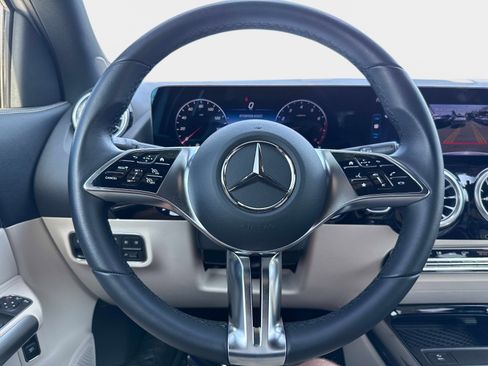 Certified 2025 Mercedes-Benz GLA 250 image 30