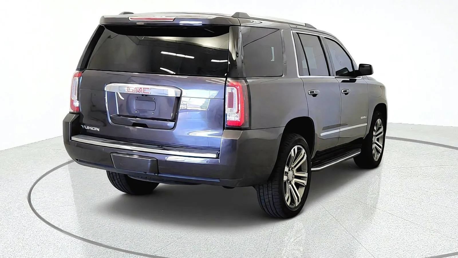 Used 2018 GMC Yukon Denali AWD/4WD image 8