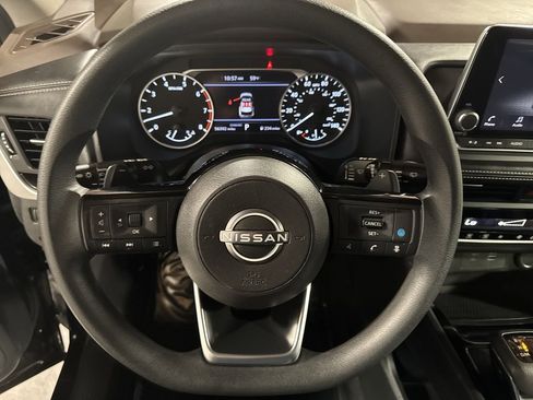 Used 2023 Nissan Rogue SV image 22