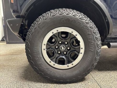 Used 2021 Ford Bronco 4-Door w/ Sasquatch Package image 3