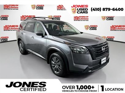 Used 2025 Nissan Pathfinder SV w/ Black Appearance Package