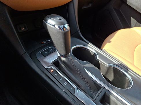 Used 2018 Chevrolet Equinox Premier image 26