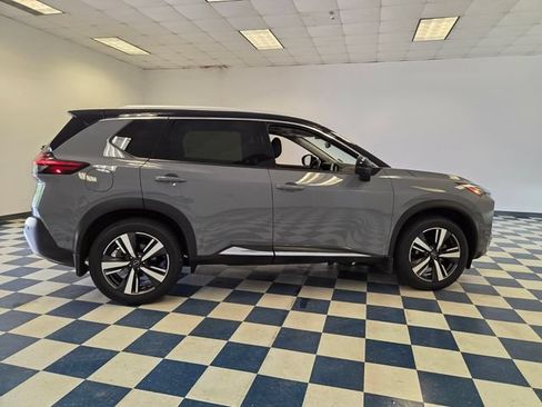 Used 2023 Nissan Rogue Platinum FWD image 9