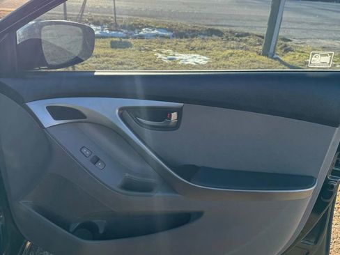 Used 2013 Hyundai Elantra GLS image 12
