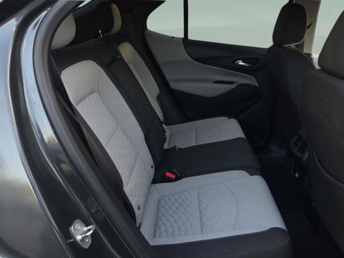 Used 2018 Chevrolet Equinox LT image 18
