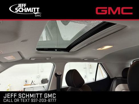 Used 2025 Hyundai Venue SEL image 21