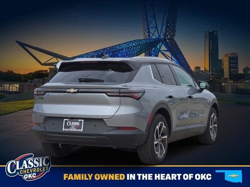 New 2026 Chevrolet Equinox EV LT AWD/4WD image 4