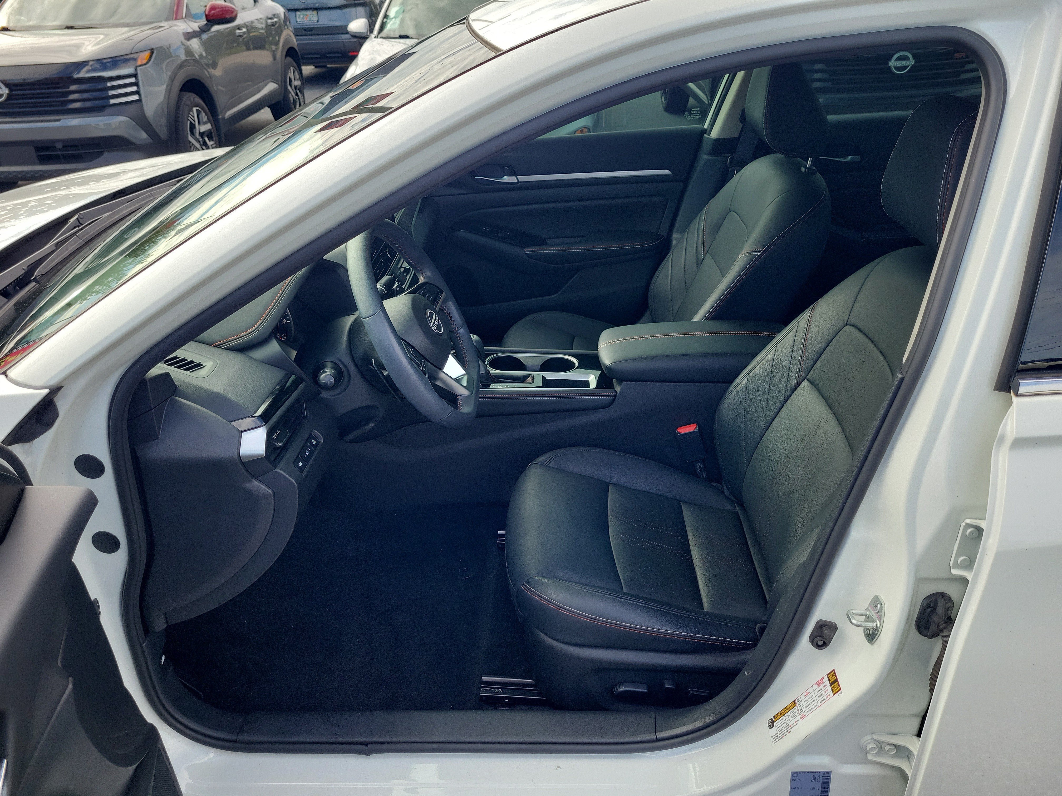Certified 2024 Nissan Altima 2.5 SR w/ SR Premium Package FWD image 12
