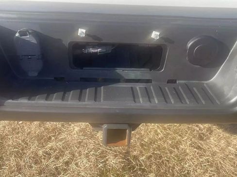 Used 2018 Chevrolet Colorado ZR2 image 9