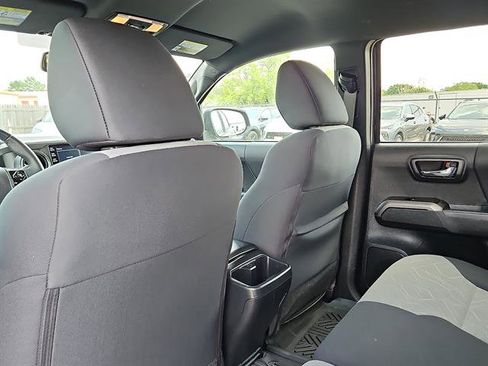 Used 2023 Toyota Tacoma TRD Off-Road w/ Technology Package AWD/4WD image 9